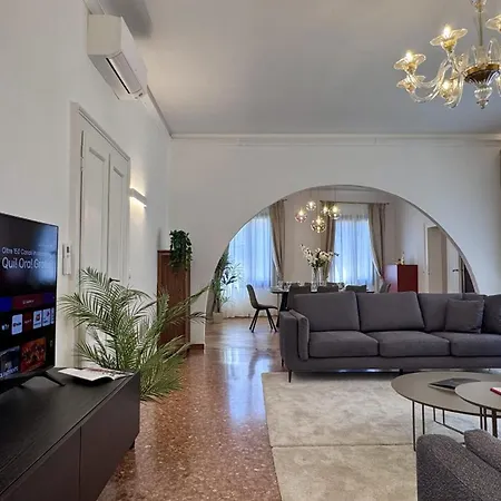 Angelo Palace Canal View Apartman *