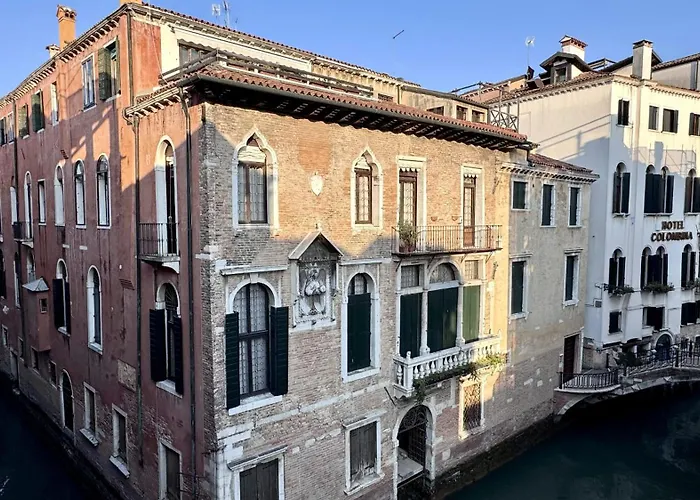 Angelo Palace Canal View *
